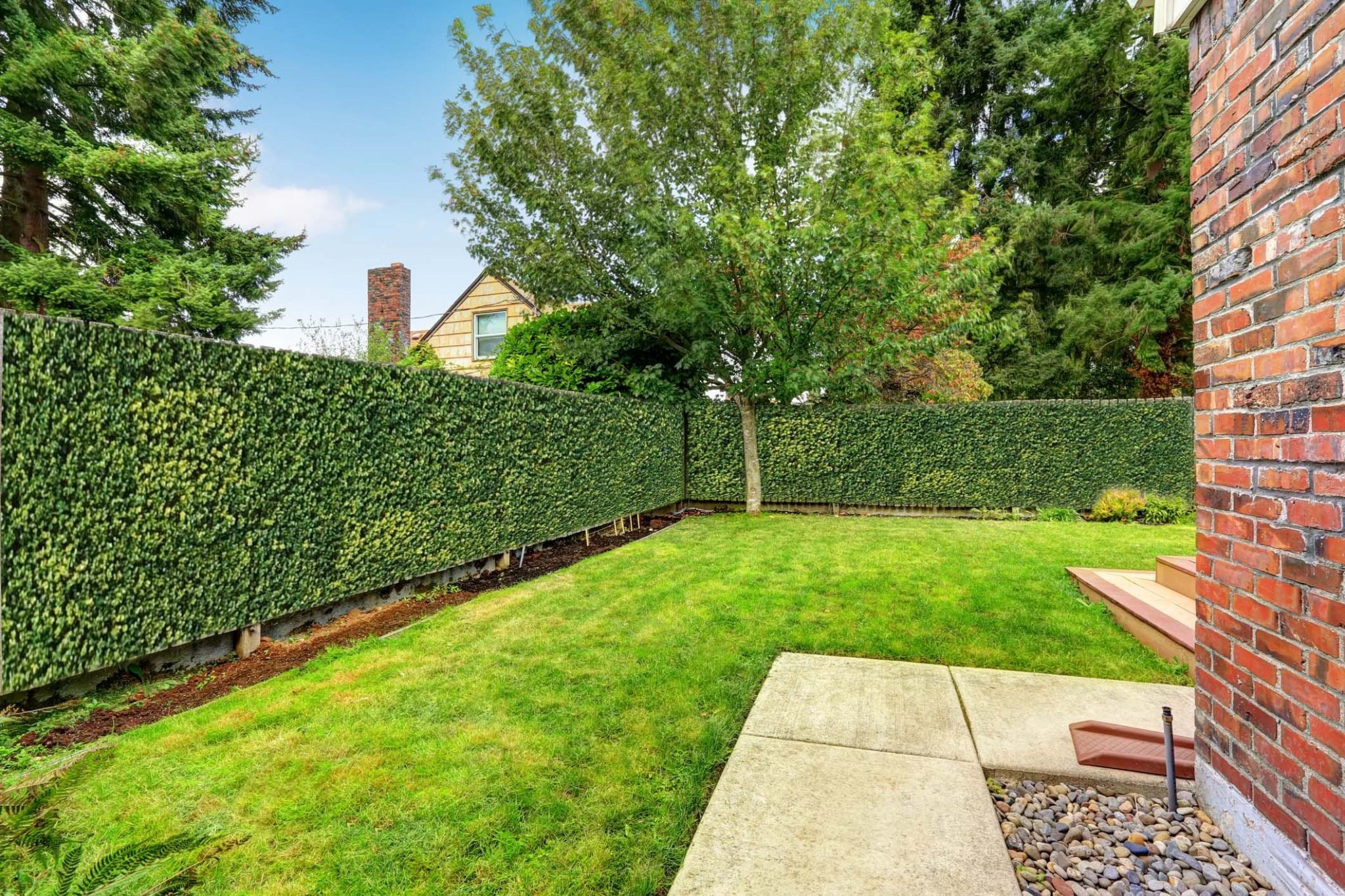 Nice Backyard | Artificial Hedges used for Garden Makeovers - Nice Backyard
