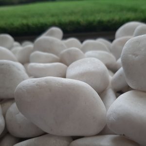 Snow White Polished Pebbles 3-5 cm
